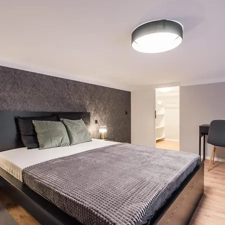 R38 - Boutique By Bqa *