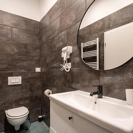 R38 - Boutique By Bqa * Boedapest