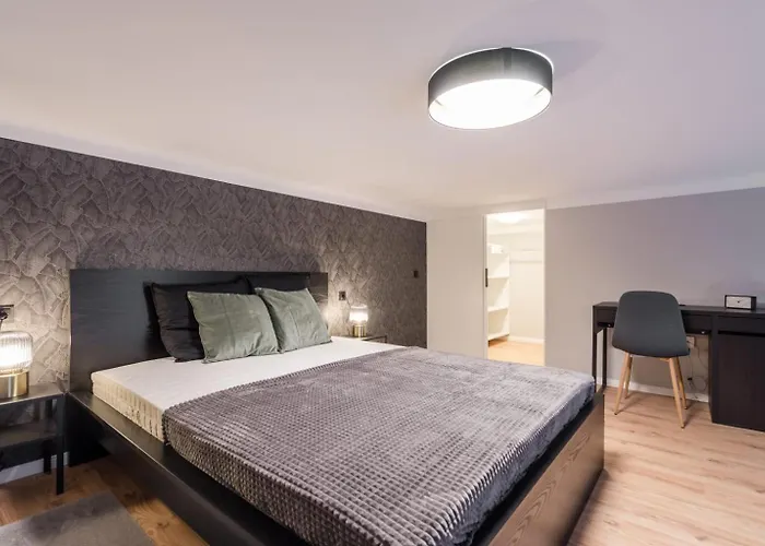 R38 - Boutique By Bqa *