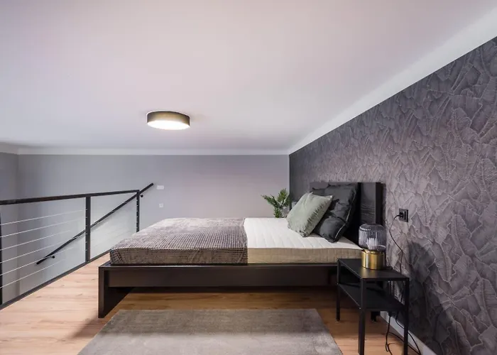 R38 - Boutique By Bqa *