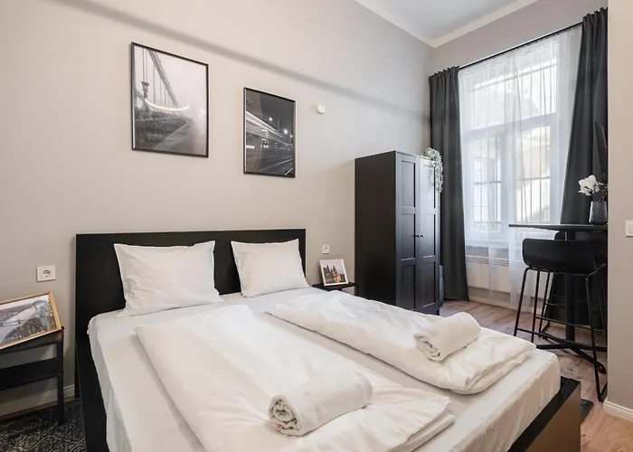 R38 - Boutique By Bqa Budapest